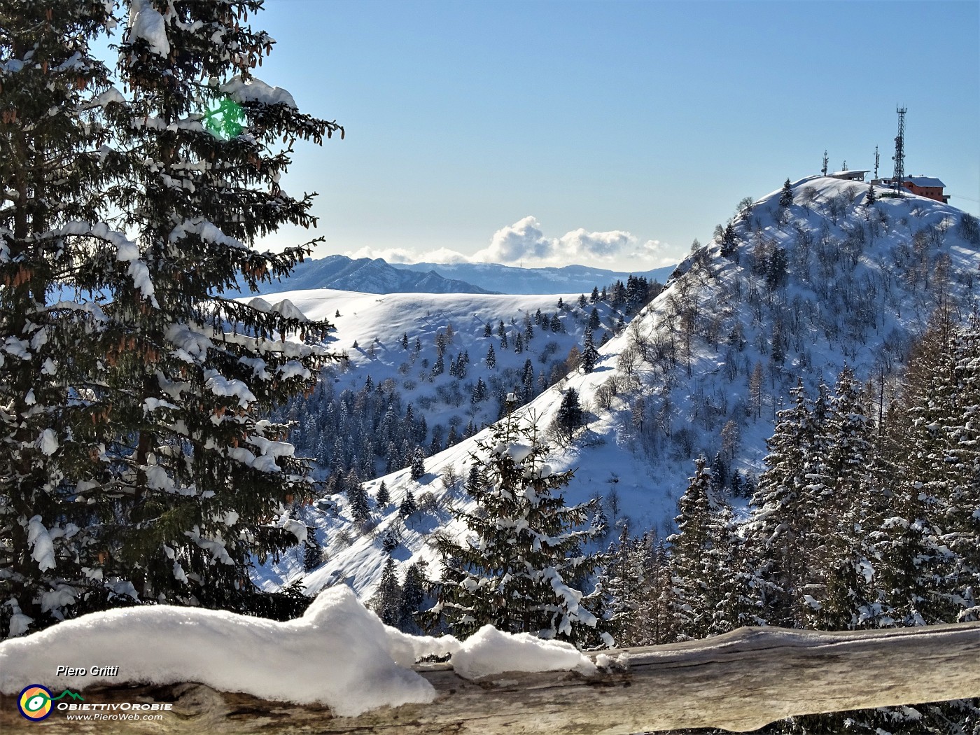 35 Dalla baitella vista con zoom  verso il Monte Soliva dove andremo dopo il Torcola Vaga.JPG